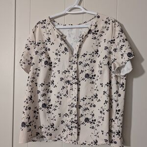 SHEIN Black and White Floral Blouse